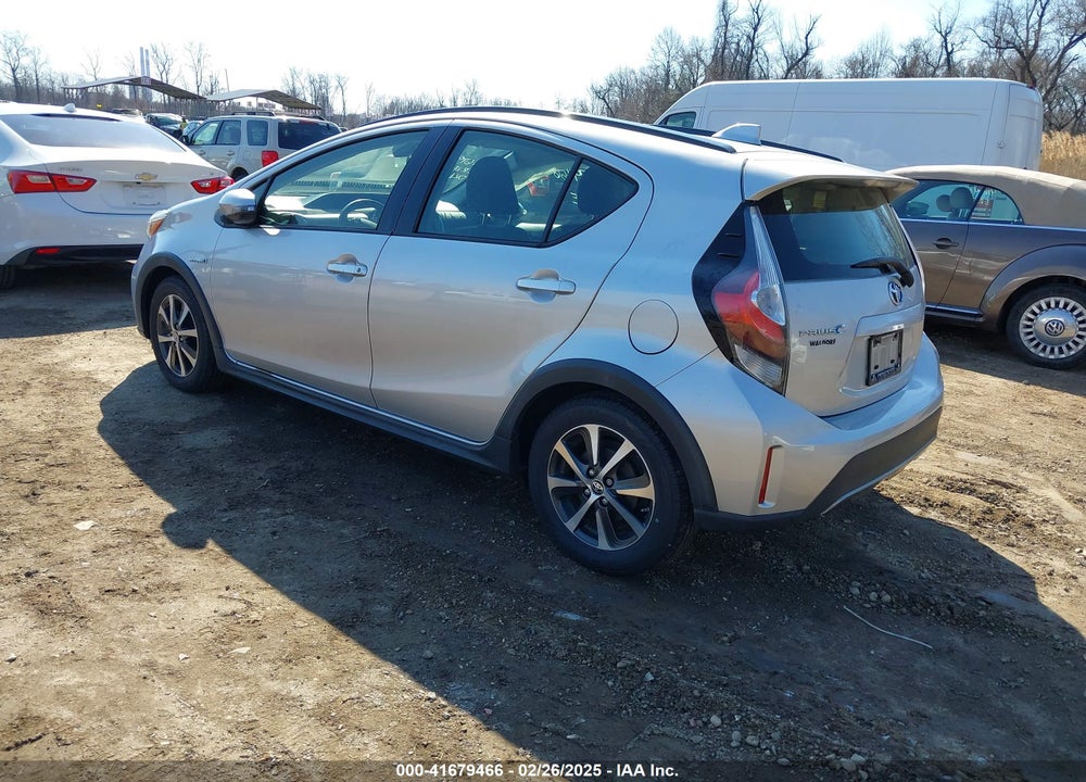 2018 TOYOTA PRIUS C VIN: JTDKDTB32J1604571