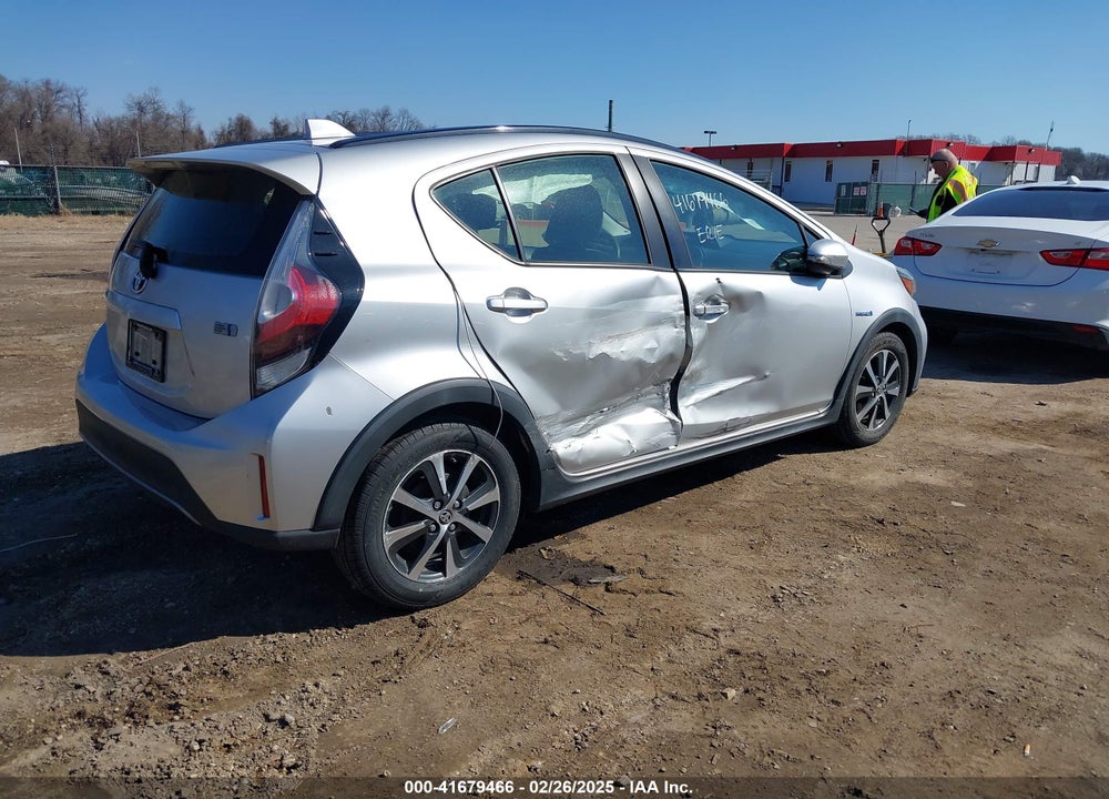 2018 TOYOTA PRIUS C VIN: JTDKDTB32J1604571