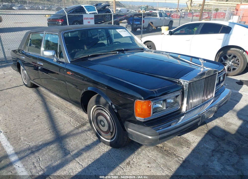 1988 ROLLS-ROYCE SILVER SPUR VIN: SCAZN02AXJCX23909