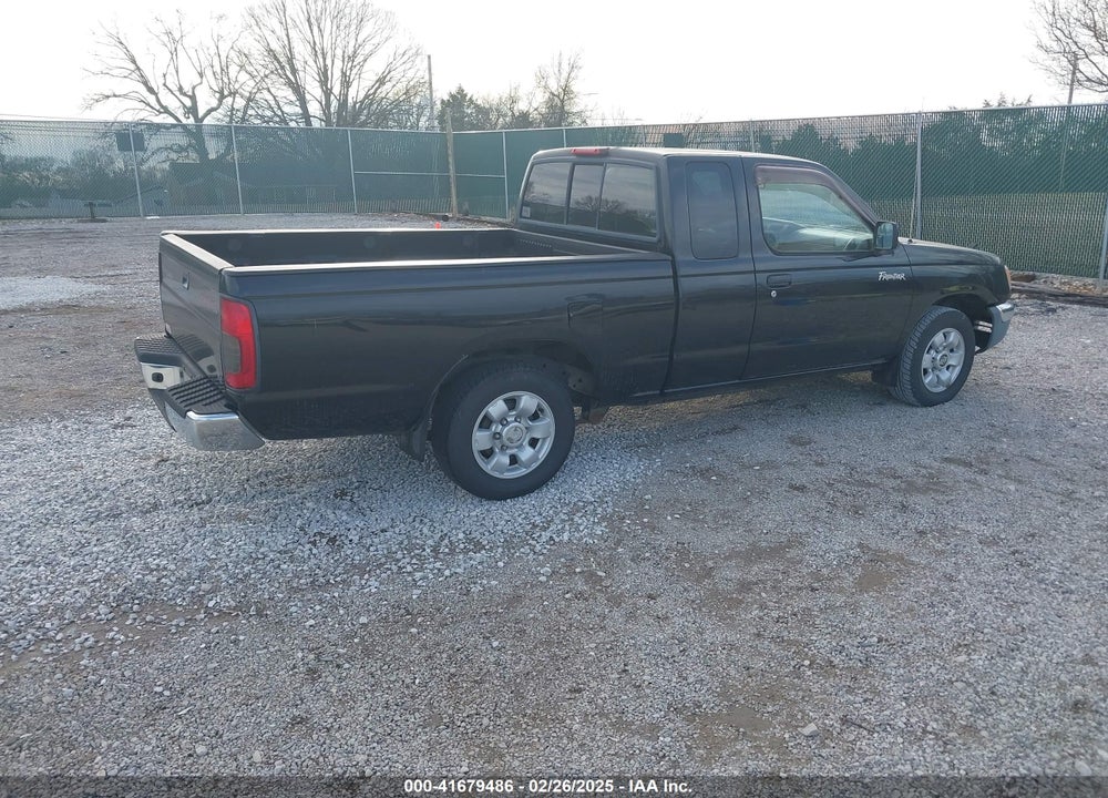 2000 NISSAN FRONTIER XE VIN: 1N6DD26S8YC329174