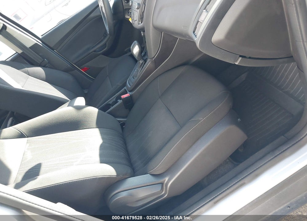 2018 FORD FOCUS VIN: 1FADP3K2XJL277760