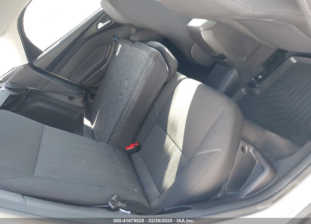 2018 FORD FOCUS VIN: 1FADP3K2XJL277760