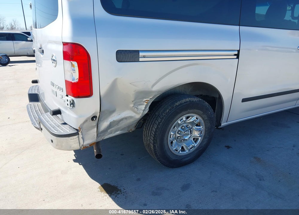 2014 NISSAN NV PASSENGER NV3500 HD SL V8 VIN: 5BZAF0AA0EN161887