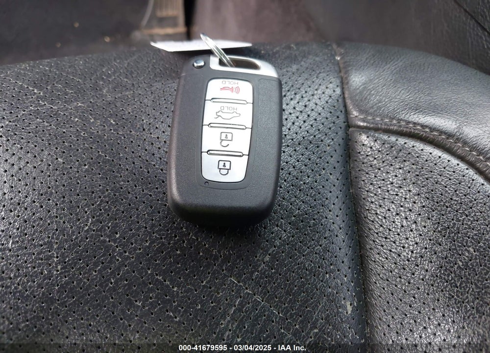 2009 HYUNDAI GENESIS VIN: KMHGC46E69U054209