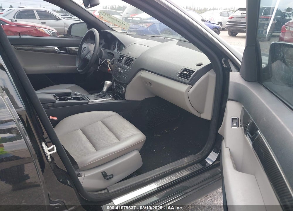 2008 MERCEDES-BENZ C 350 VIN: WDDGF56X08F115873