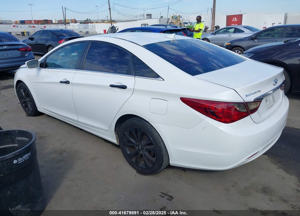 2013 HYUNDAI SONATA GLS VIN: 5NPEB4AC5DH547676