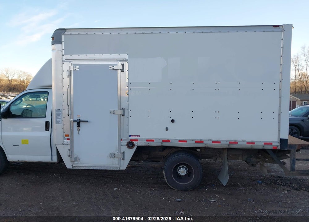 2018 CHEVROLET EXPRESS CUTAWAY WORK VAN VIN: 1GB3GSCG2J1276015