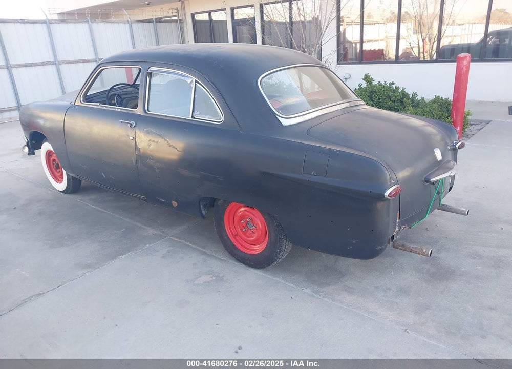 1951 FORD CUSTOM VIN: AT70BAT2E318
