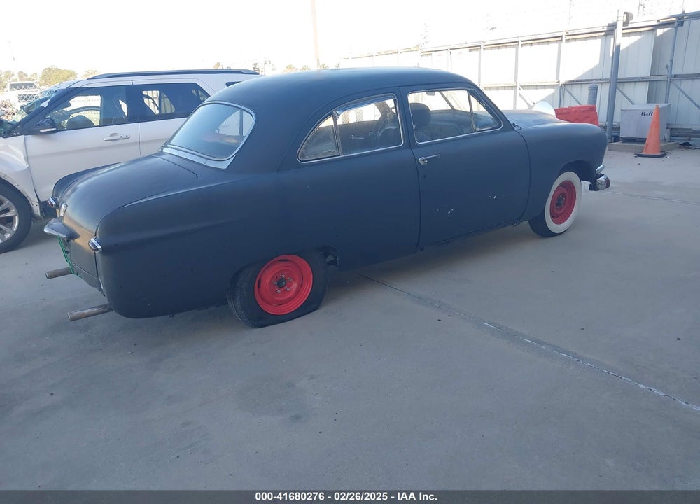 1951 FORD CUSTOM VIN: AT70BAT2E318