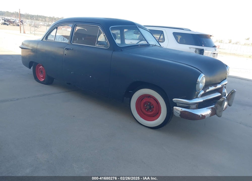 1951 FORD CUSTOM VIN: AT70BAT2E318
