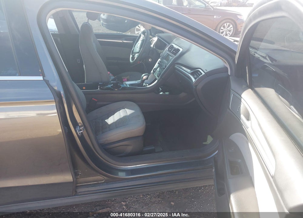 2016 FORD FUSION VIN: 1FA6P0G79G5105843