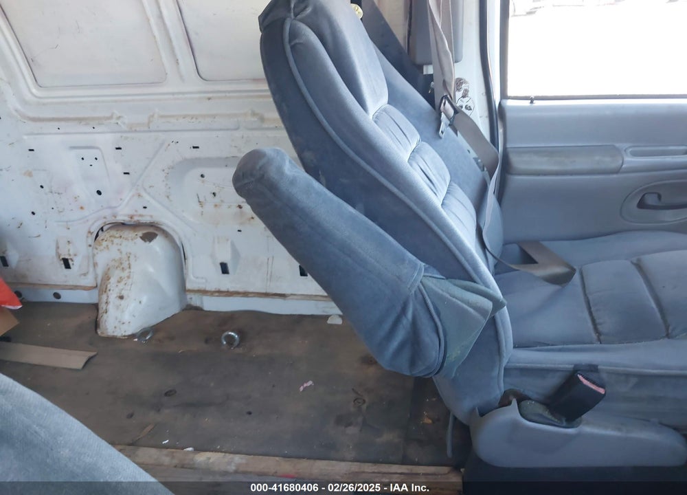 1999 FORD E 150 VIN: 1FTRE1429XHC29847