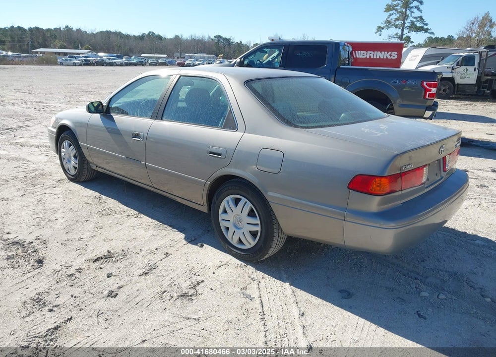 2001 TOYOTA CAMRY LE VIN: 4T1BG22K51U066449