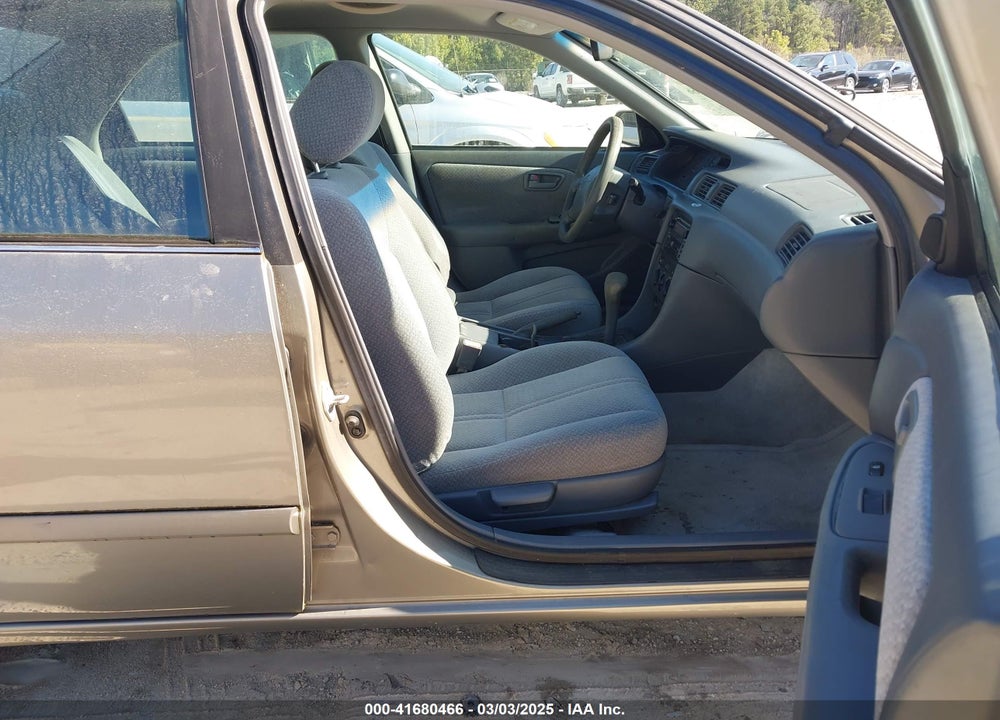 2001 TOYOTA CAMRY LE VIN: 4T1BG22K51U066449