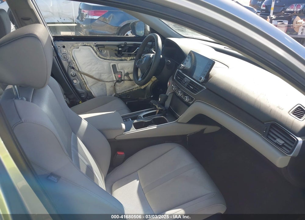 2018 HONDA ACCORD VIN: 1HGCV1F41JA136570