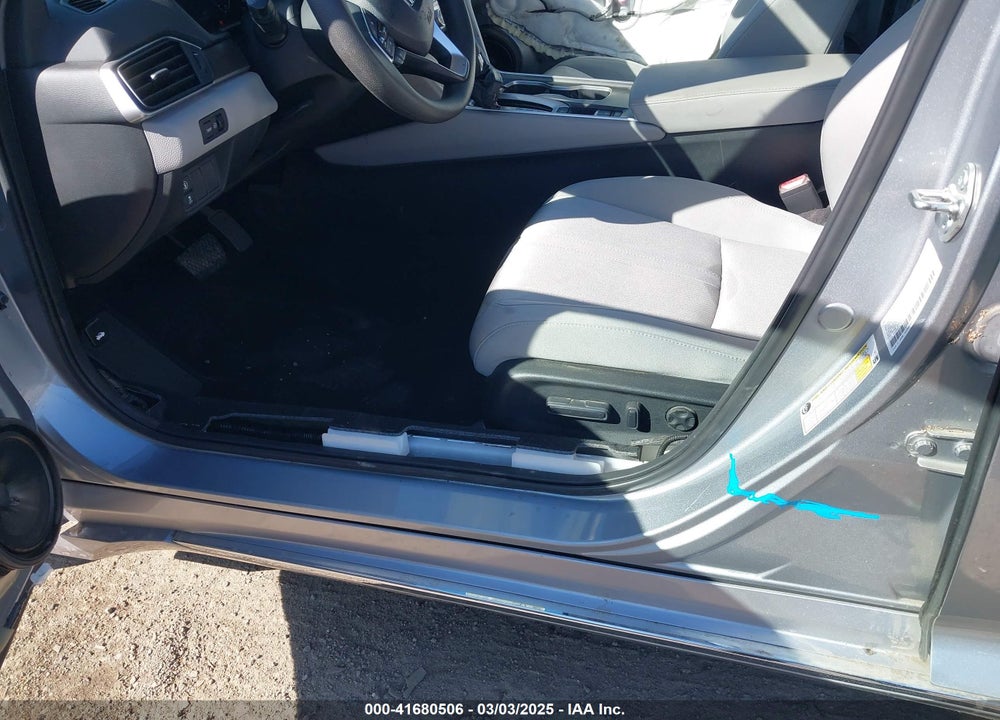 2018 HONDA ACCORD VIN: 1HGCV1F41JA136570