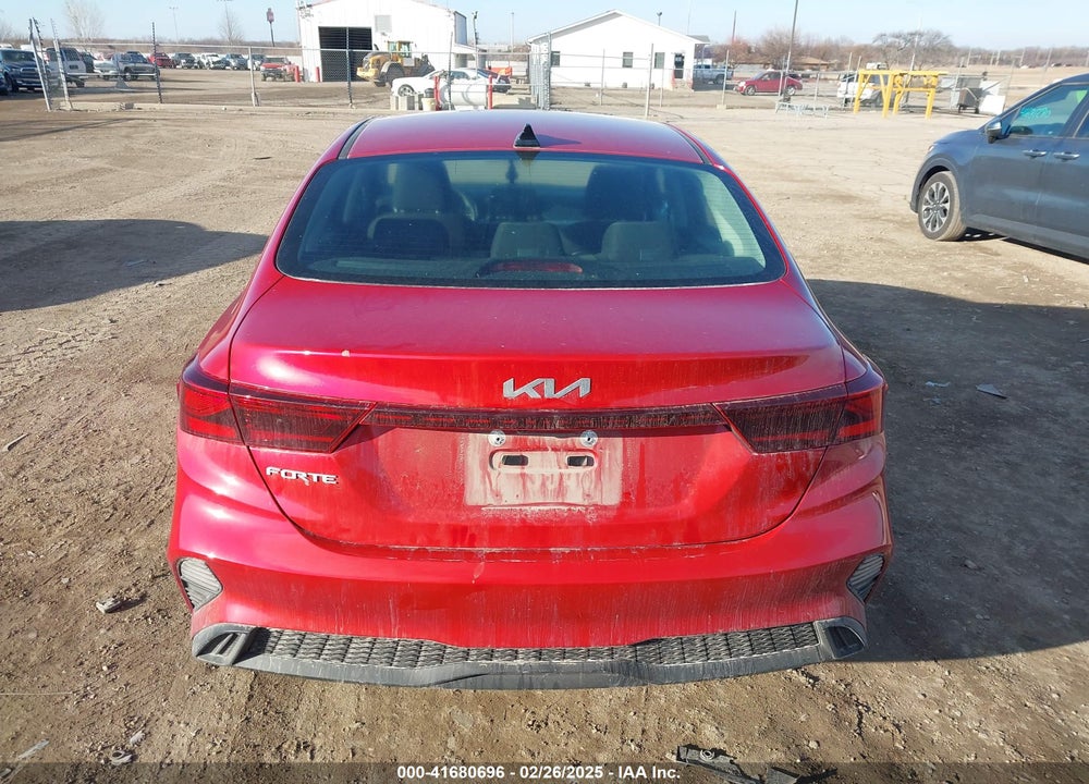 2024 KIA FORTE LXS VIN: 3KPF24AD8RE702827
