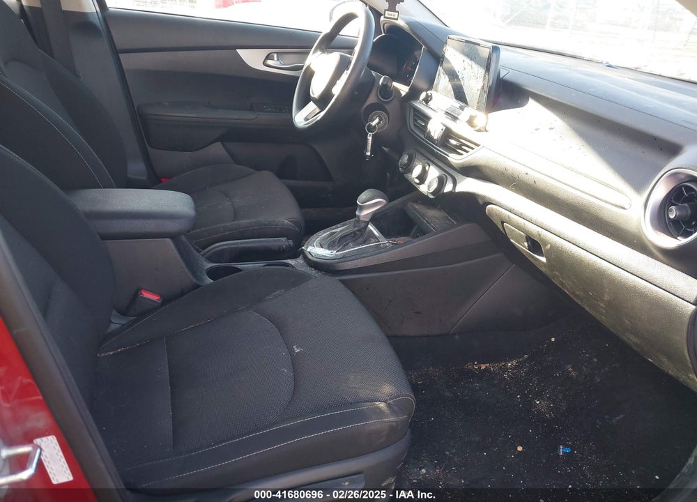 2024 KIA FORTE LXS VIN: 3KPF24AD8RE702827