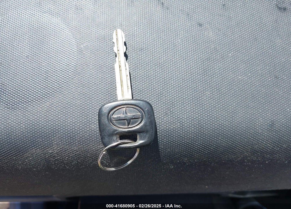2004 SCION XB VIN: JTLKT324740150571