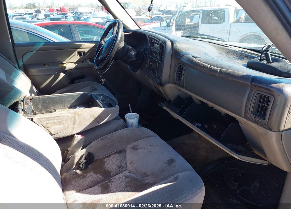2005 CHEVROLET TAHOE LS VIN: 1GNEC13T05R265519