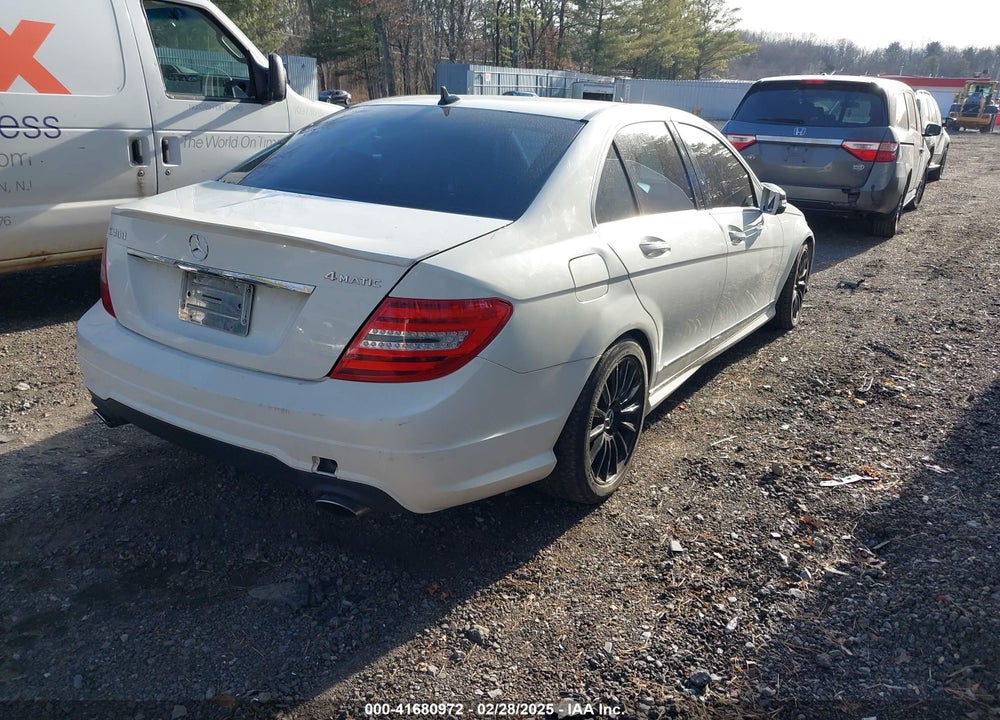 2012 MERCEDES-BENZ C 300 VIN: WDDGF8BB6CR239035