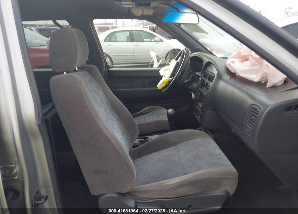 1999 NISSAN PATHFINDER VIN: JN8AR07S2XW359413