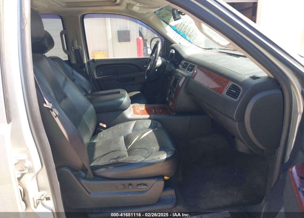 2010 CHEVROLET TAHOE LTZ VIN: 1GNUCCE05AR176503
