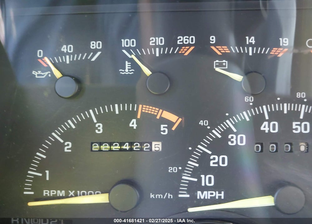 1994 CHEVROLET SUBURBAN C1500 VIN: 1GNEC16K3RJ353472