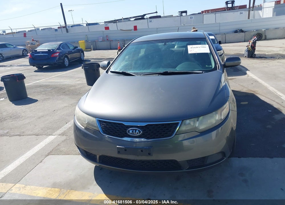 2013 KIA FORTE VIN: KNAFU4A24D5715827