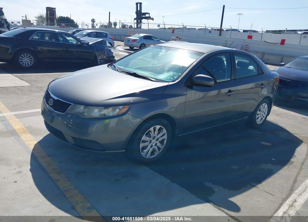 2013 KIA FORTE VIN: KNAFU4A24D5715827