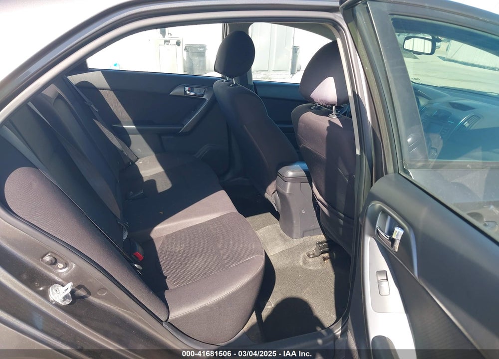 2013 KIA FORTE VIN: KNAFU4A24D5715827