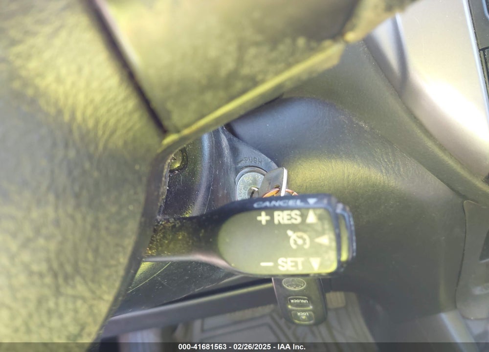 2005 TOYOTA RAV4 VIN: JTEHD20V050040077