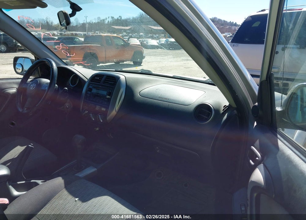 2005 TOYOTA RAV4 VIN: JTEHD20V050040077