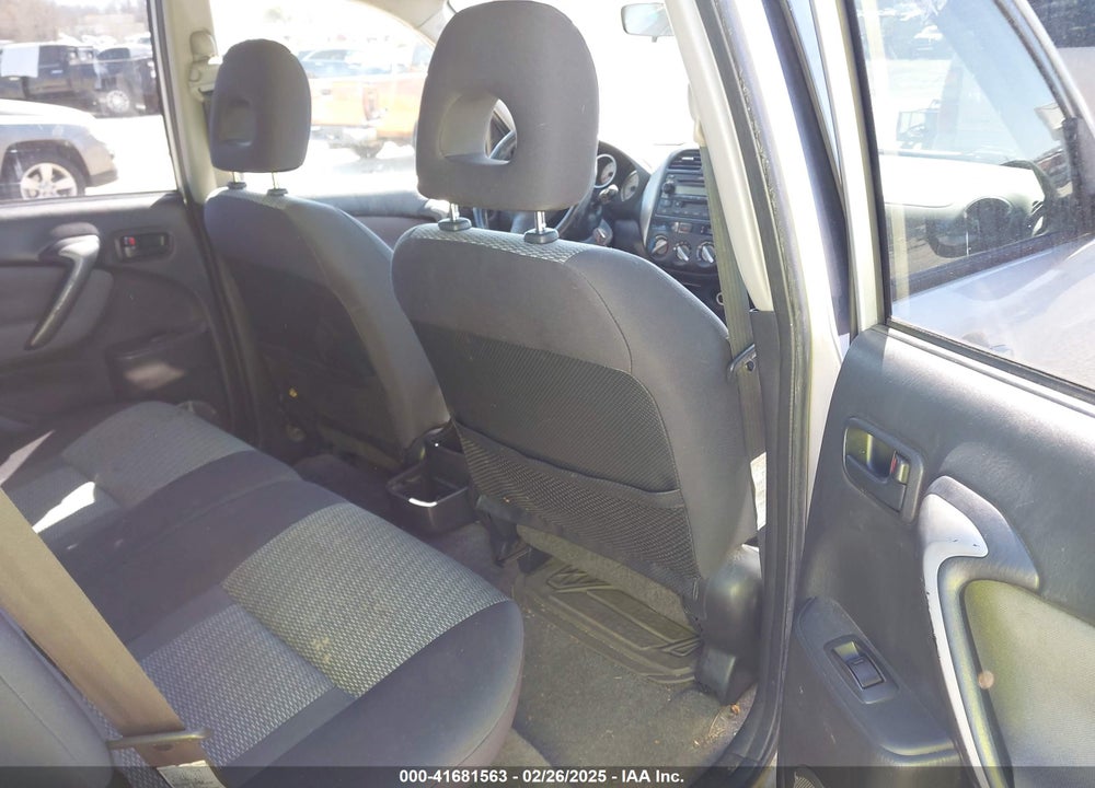 2005 TOYOTA RAV4 VIN: JTEHD20V050040077