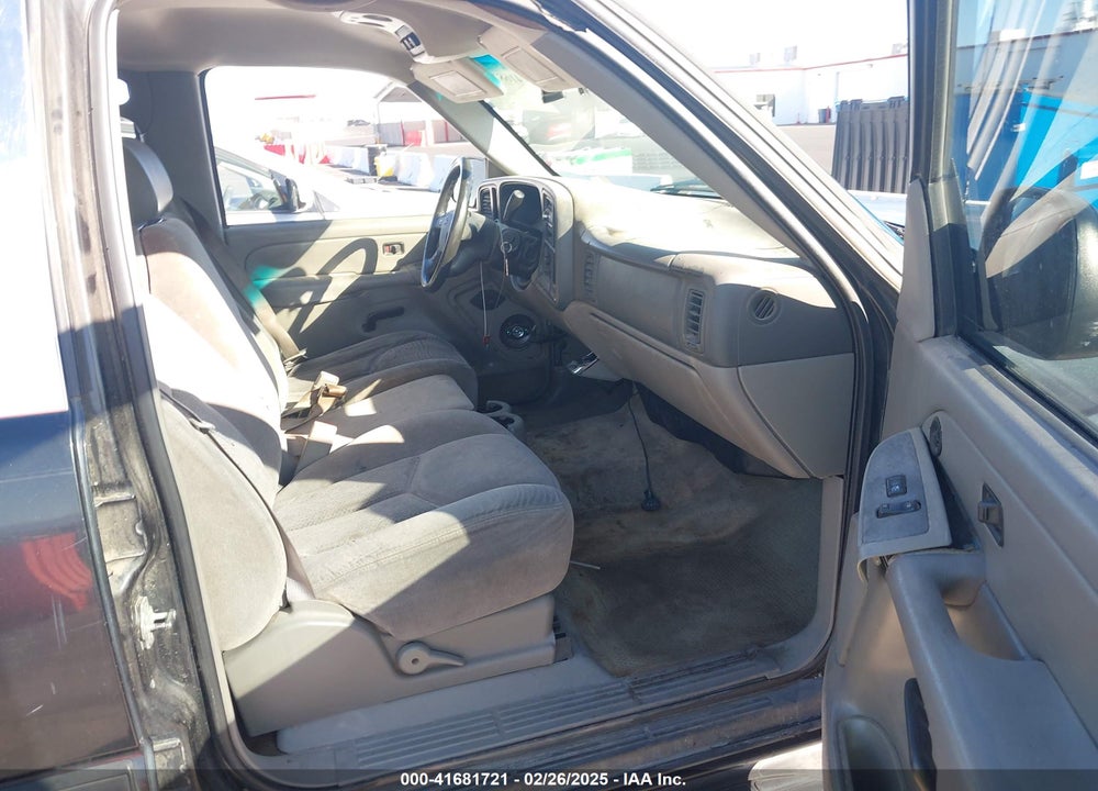 2004 CHEVROLET TAHOE LS VIN: 1GNEC13Z44R289535