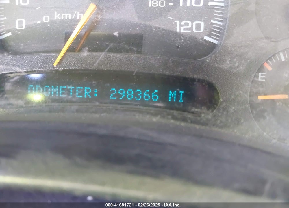 2004 CHEVROLET TAHOE LS VIN: 1GNEC13Z44R289535