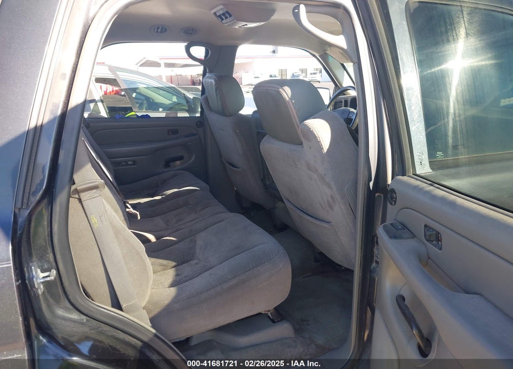 2004 CHEVROLET TAHOE LS VIN: 1GNEC13Z44R289535