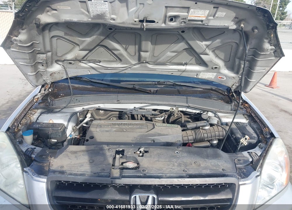 2003 HONDA PILOT LX VIN: 2HKYF18133H541636