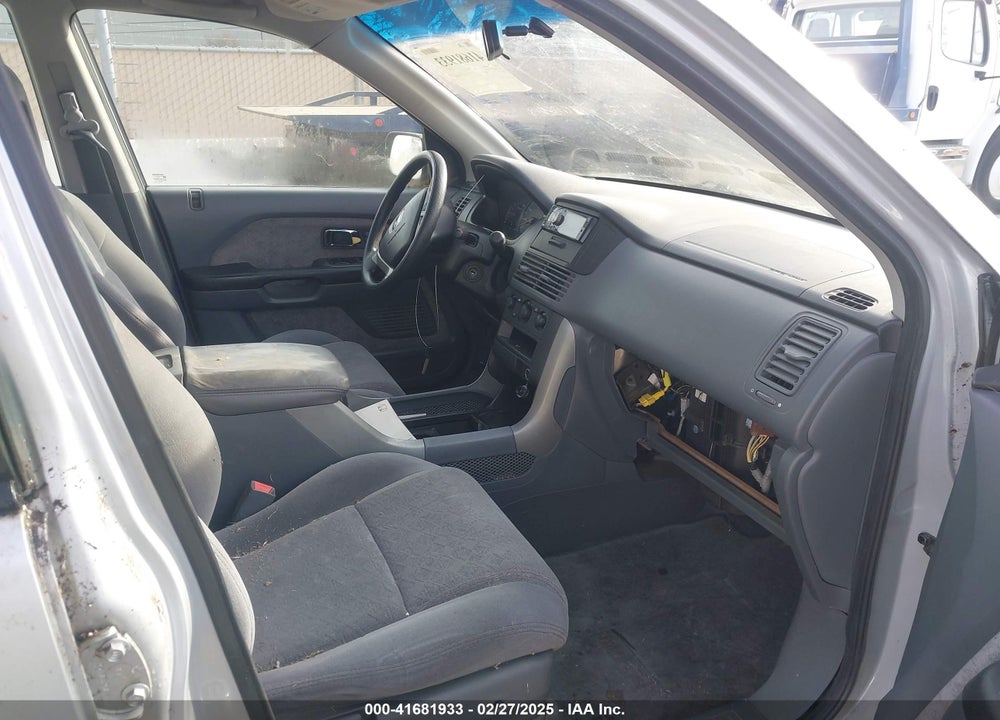 2003 HONDA PILOT LX VIN: 2HKYF18133H541636