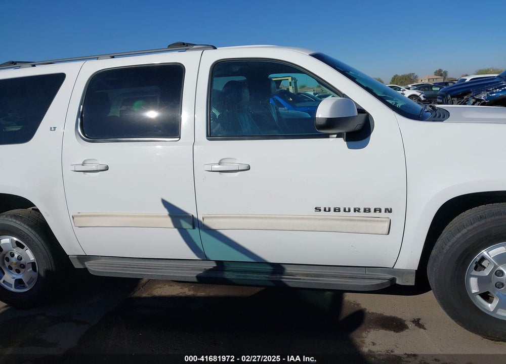 2014 CHEVROLET SUBURBAN 1500 VIN: 1GNSKJE75ER212434