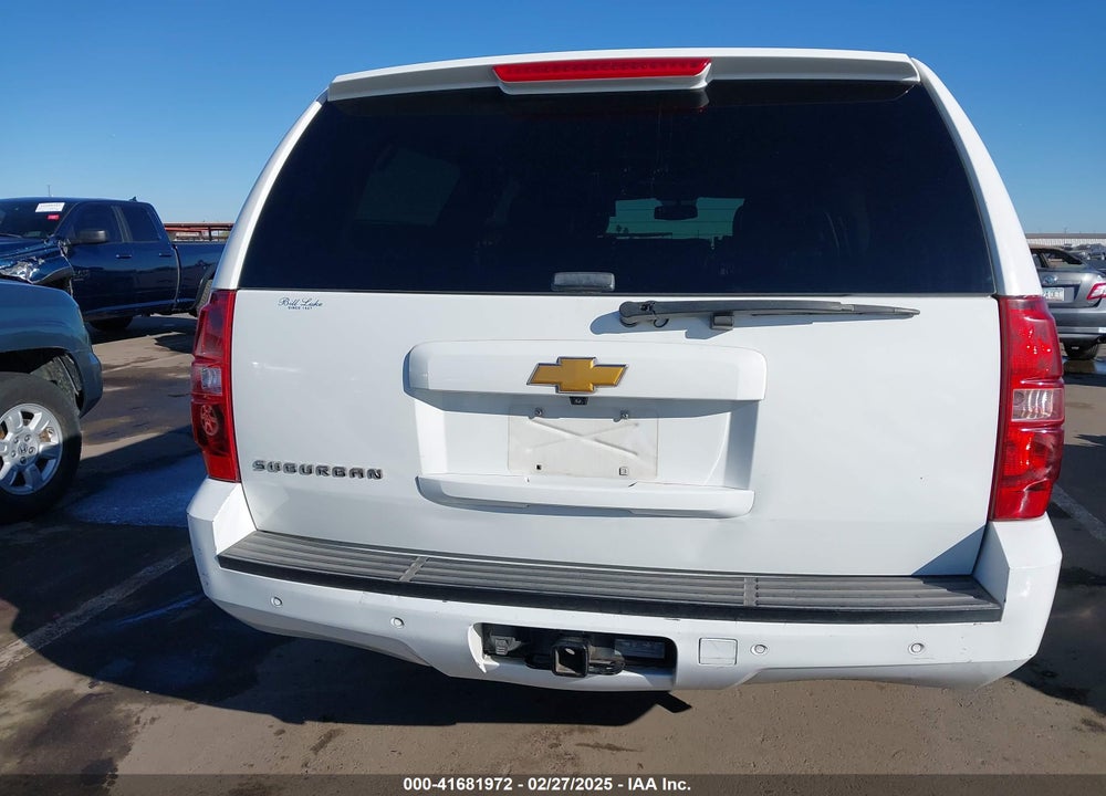 2014 CHEVROLET SUBURBAN 1500 VIN: 1GNSKJE75ER212434