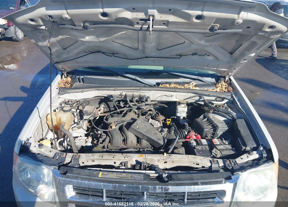 2008 FORD ESCAPE XLT VIN: 1FMCU93148KA91327