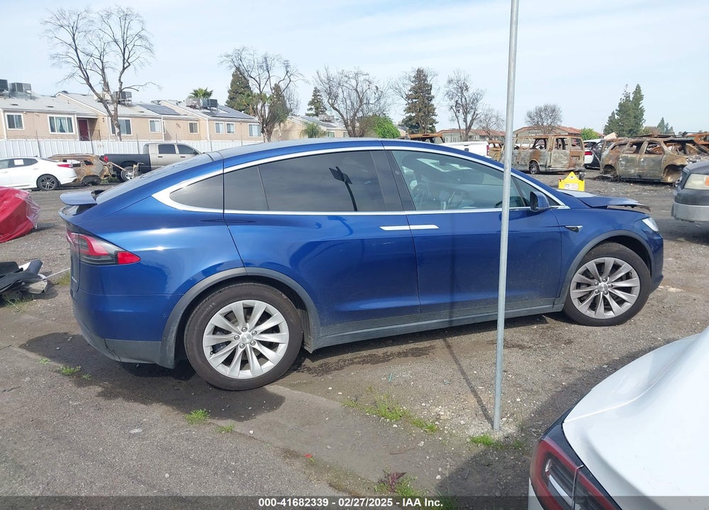 2021 TESLA MODEL X VIN: 5YJXCBE28MF316085
