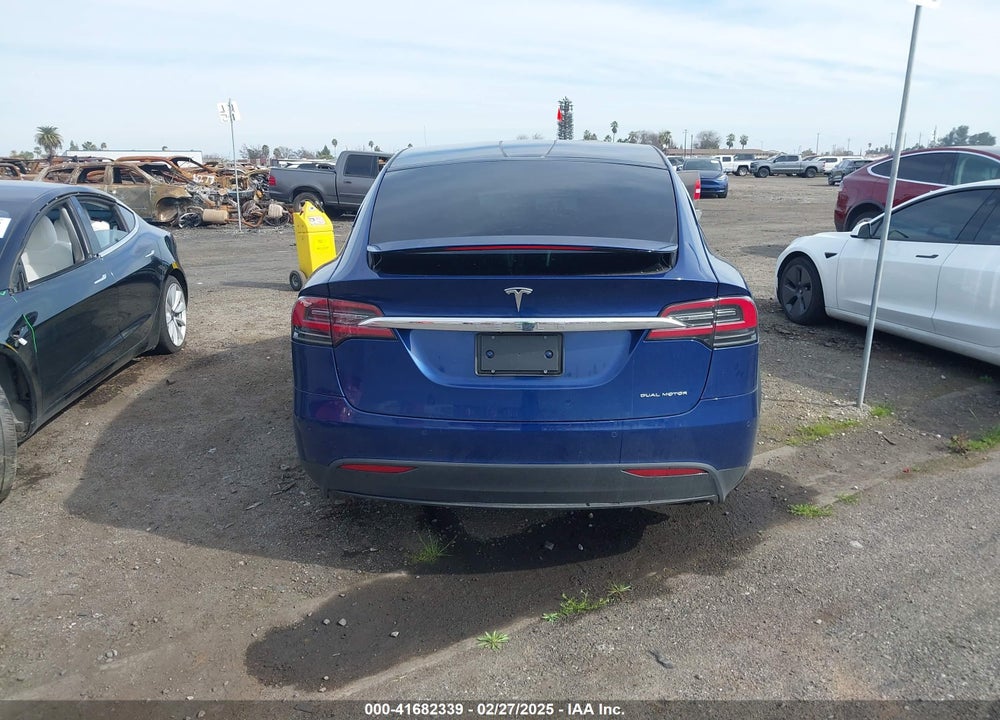 2021 TESLA MODEL X VIN: 5YJXCBE28MF316085