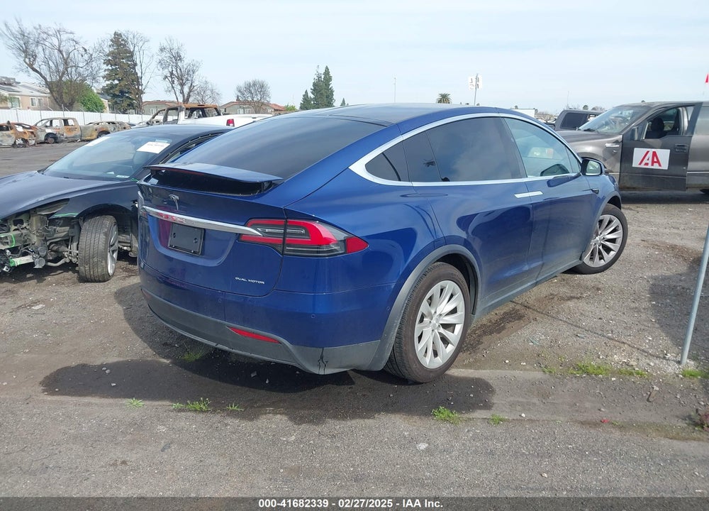 2021 TESLA MODEL X VIN: 5YJXCBE28MF316085