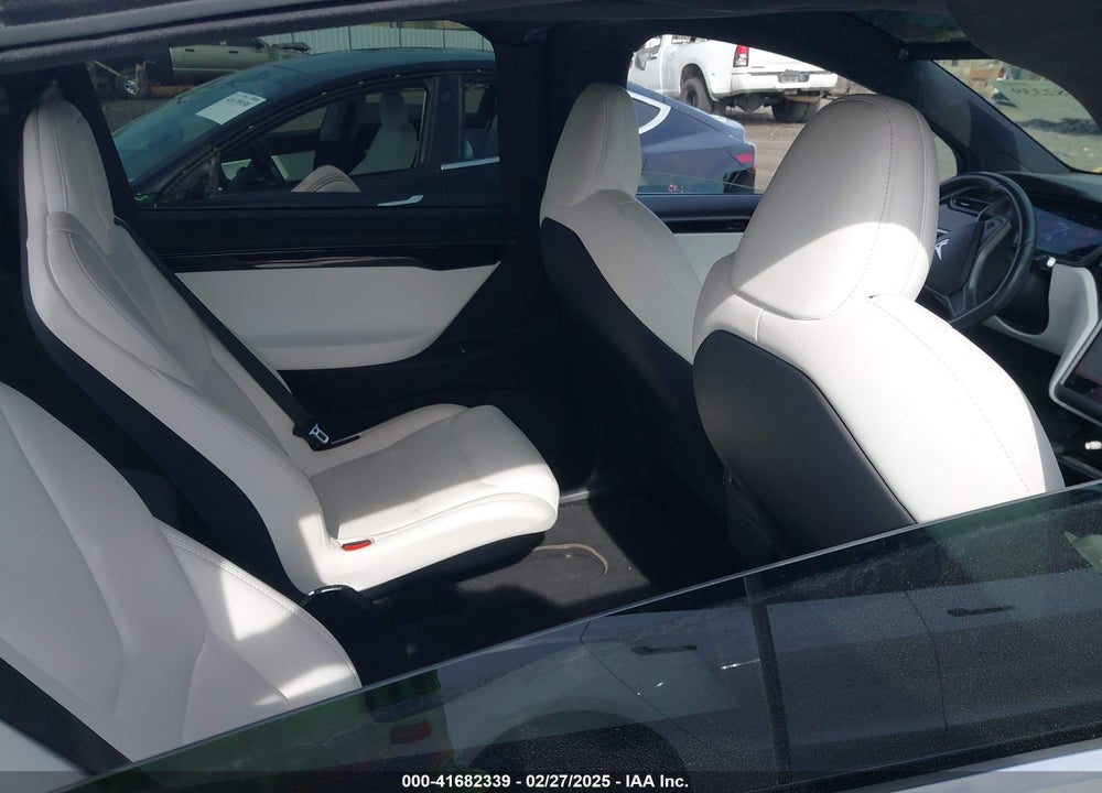 2021 TESLA MODEL X VIN: 5YJXCBE28MF316085