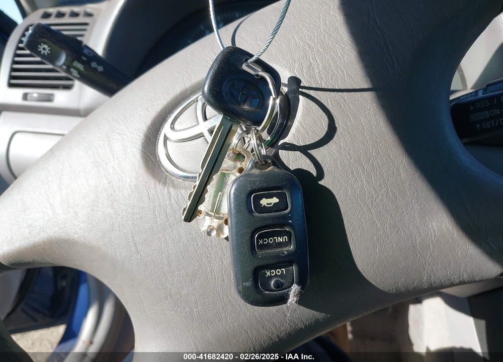 2002 TOYOTA CAMRY LE VIN: JTDBE32K720083052