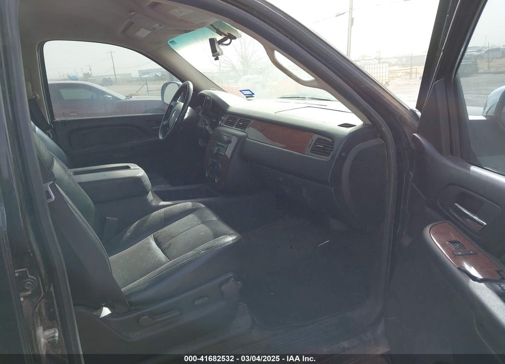 2009 CHEVROLET TAHOE VIN: 1GNEC23329R303165
