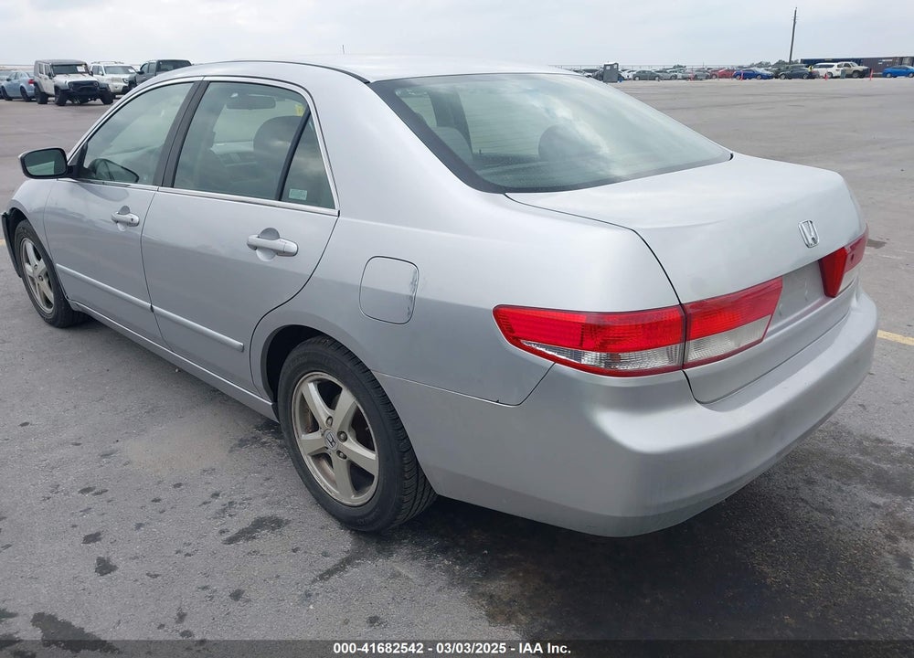 2003 HONDA ACCORD 2.4 EX VIN: JHMCM56673C076746