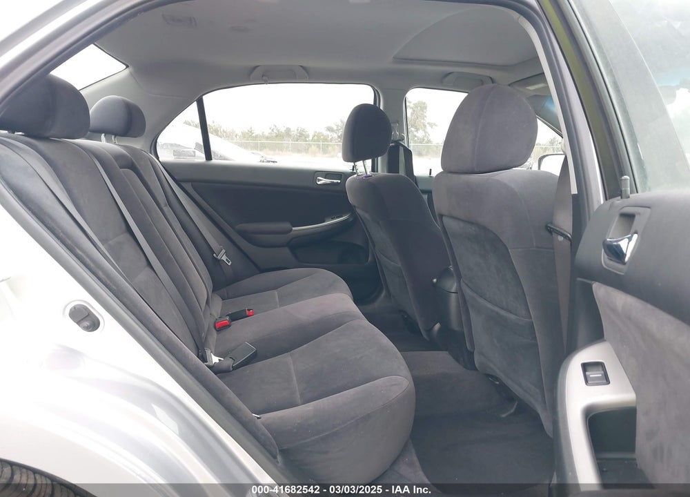 2003 HONDA ACCORD 2.4 EX VIN: JHMCM56673C076746